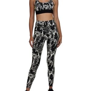 NOLI Women Reflective Cobra Leggings Snake Print Black Gold Size M